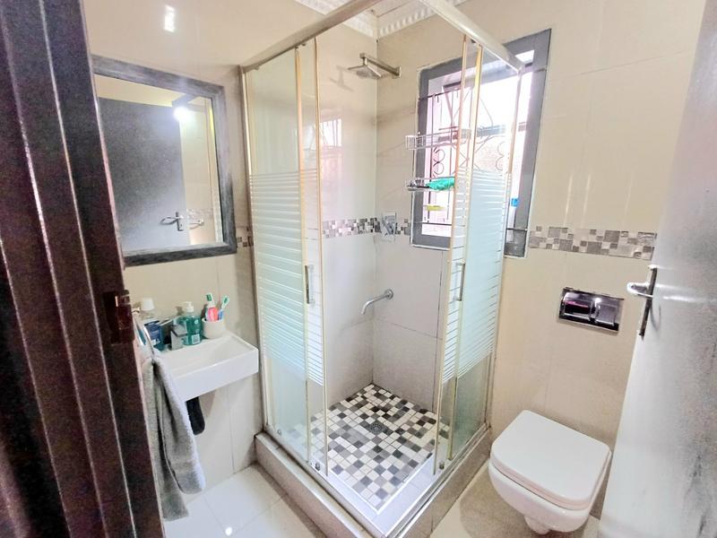 2 Bedroom Property for Sale in Stonebridge KwaZulu-Natal