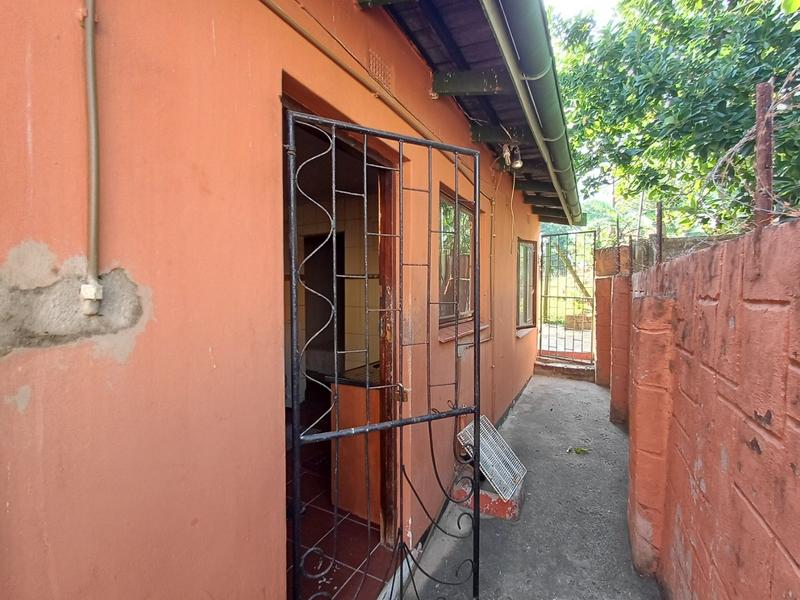 2 Bedroom Property for Sale in Stonebridge KwaZulu-Natal