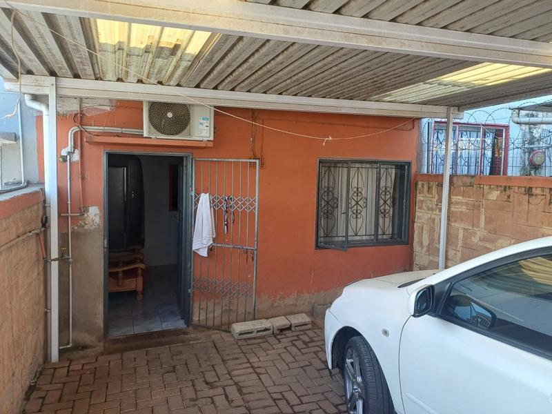 2 Bedroom Property for Sale in Stonebridge KwaZulu-Natal
