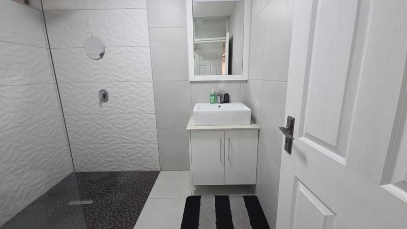 To Let 2 Bedroom Property for Rent in Paradise Valley KwaZulu-Natal
