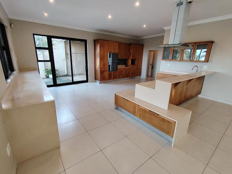5 Bedroom Property for Sale in Umhlanga KwaZulu-Natal
