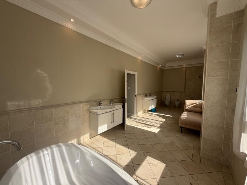 5 Bedroom Property for Sale in Umhlanga KwaZulu-Natal
