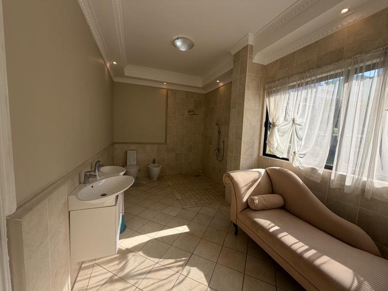 5 Bedroom Property for Sale in Umhlanga KwaZulu-Natal