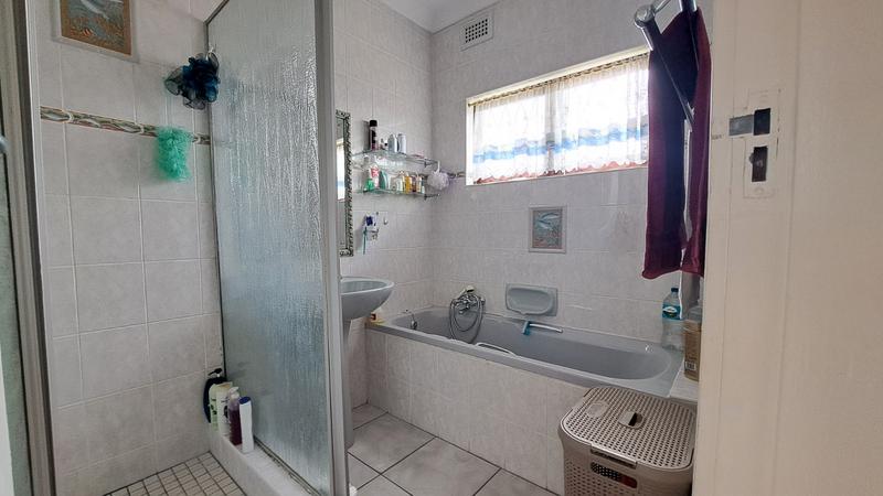 7 Bedroom Property for Sale in Dawncliffe KwaZulu-Natal