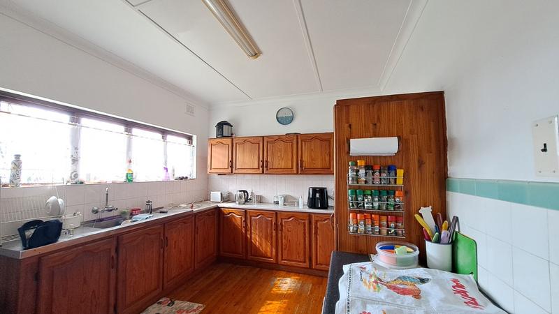 7 Bedroom Property for Sale in Dawncliffe KwaZulu-Natal