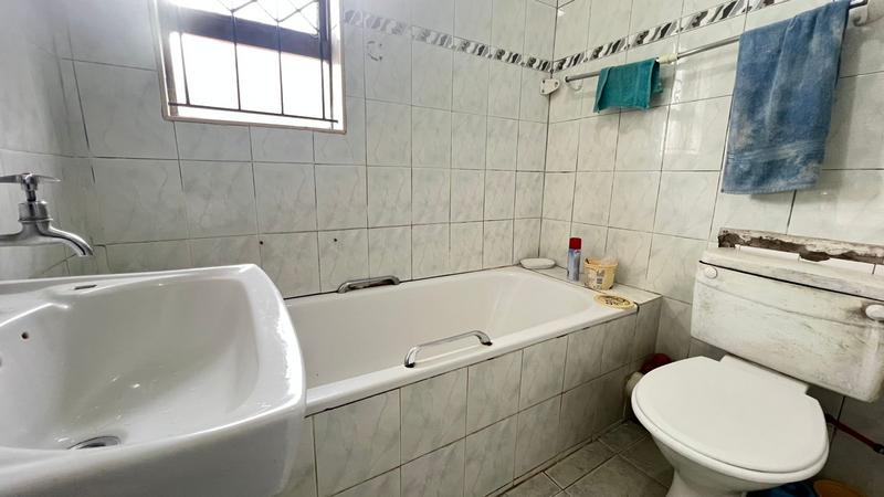 3 Bedroom Property for Sale in Umlazi Q KwaZulu-Natal