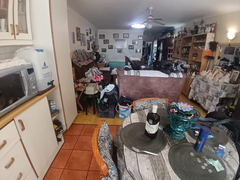 1 Bedroom Property for Sale in Margate KwaZulu-Natal