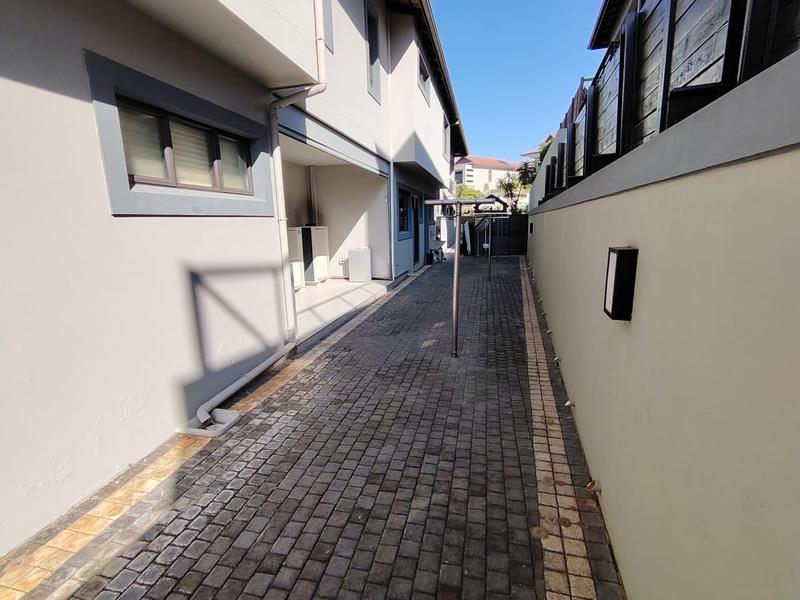 5 Bedroom Property for Sale in Izinga Park KwaZulu-Natal