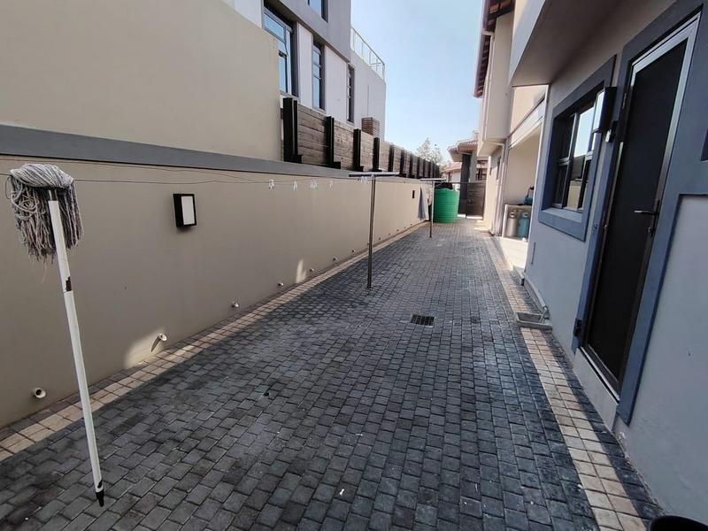 5 Bedroom Property for Sale in Izinga Park KwaZulu-Natal