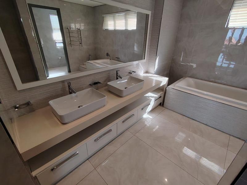 5 Bedroom Property for Sale in Izinga Park KwaZulu-Natal