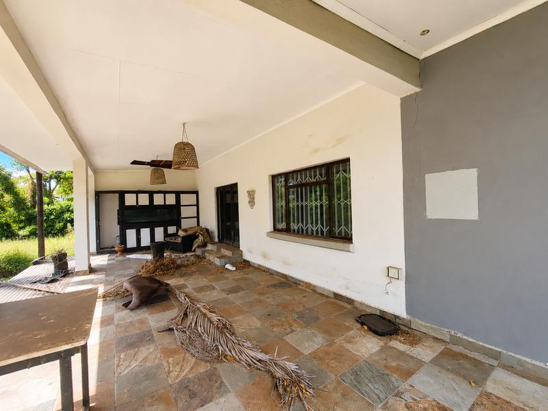 5 Bedroom Property for Sale in Uvongo KwaZulu-Natal