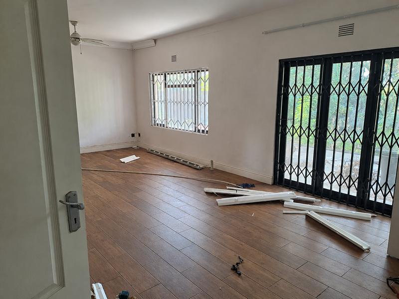 5 Bedroom Property for Sale in Uvongo KwaZulu-Natal