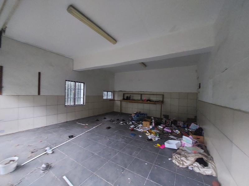 5 Bedroom Property for Sale in Uvongo KwaZulu-Natal