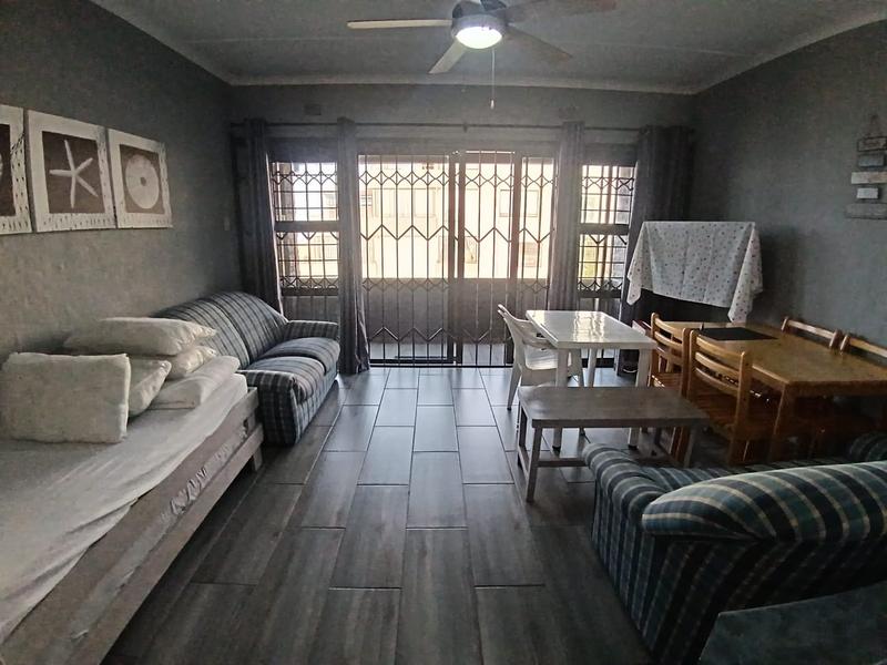 2 Bedroom Property for Sale in Manaba Beach KwaZulu-Natal