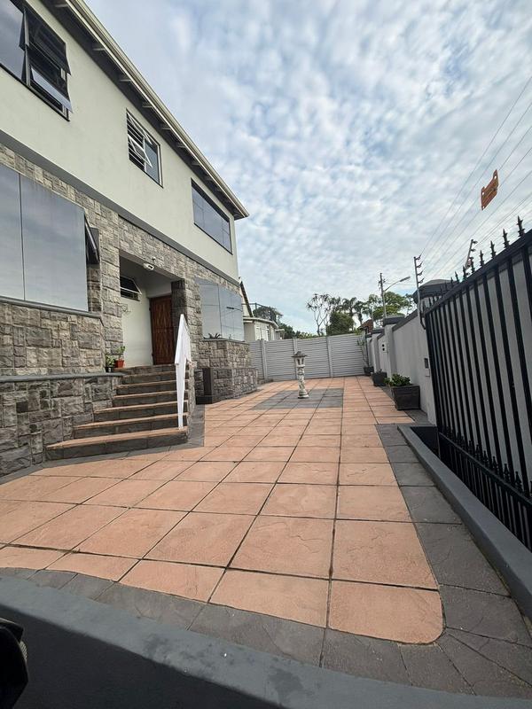 6 Bedroom Property for Sale in Glenwood KwaZulu-Natal
