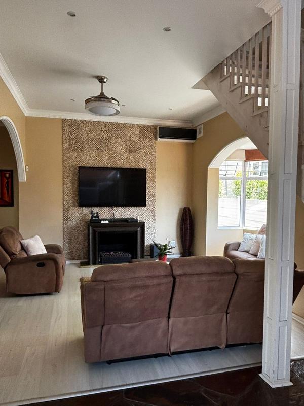 6 Bedroom Property for Sale in Glenwood KwaZulu-Natal