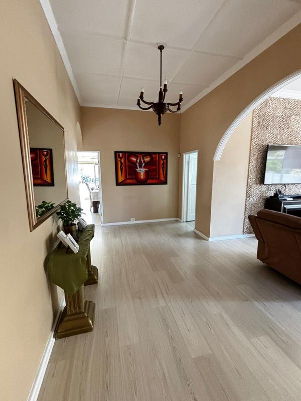 6 Bedroom Property for Sale in Glenwood KwaZulu-Natal