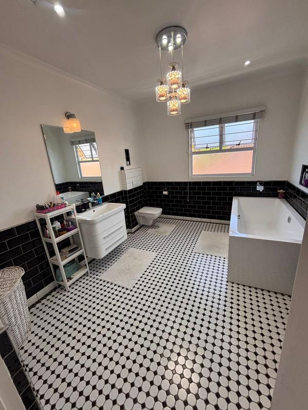 6 Bedroom Property for Sale in Glenwood KwaZulu-Natal