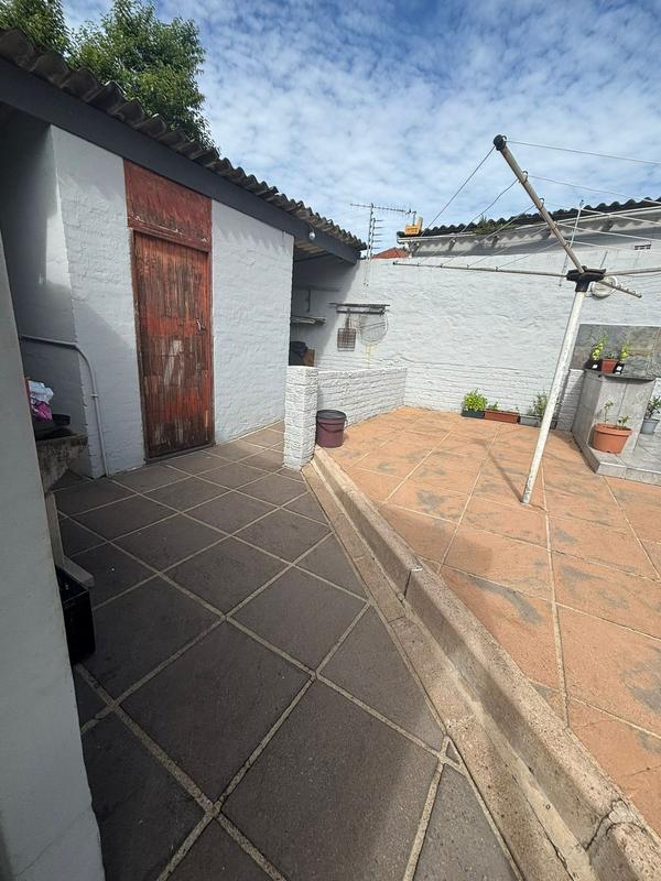 6 Bedroom Property for Sale in Glenwood KwaZulu-Natal