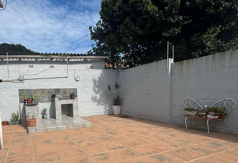 6 Bedroom Property for Sale in Glenwood KwaZulu-Natal