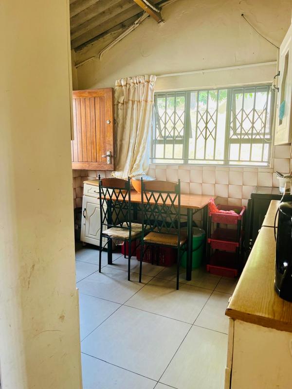6 Bedroom Property for Sale in Umlazi KwaZulu-Natal