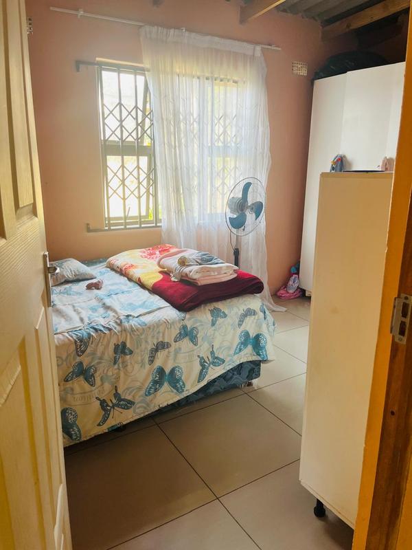 6 Bedroom Property for Sale in Umlazi KwaZulu-Natal