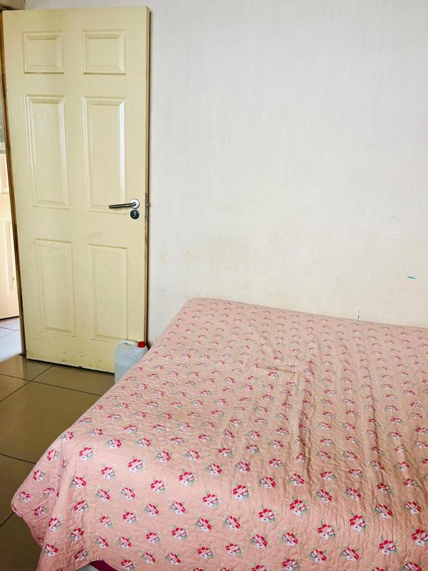 6 Bedroom Property for Sale in Umlazi KwaZulu-Natal