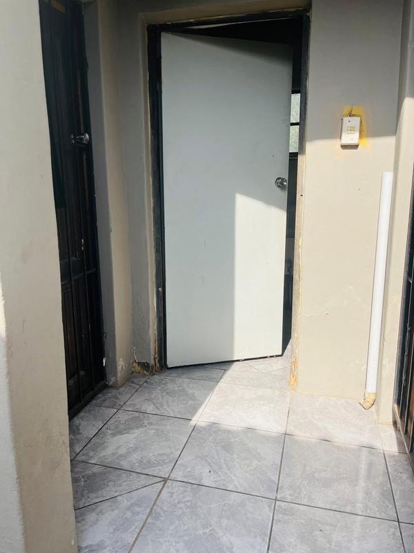 6 Bedroom Property for Sale in Umlazi KwaZulu-Natal
