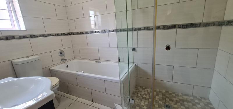 To Let 3 Bedroom Property for Rent in Sherwood KwaZulu-Natal
