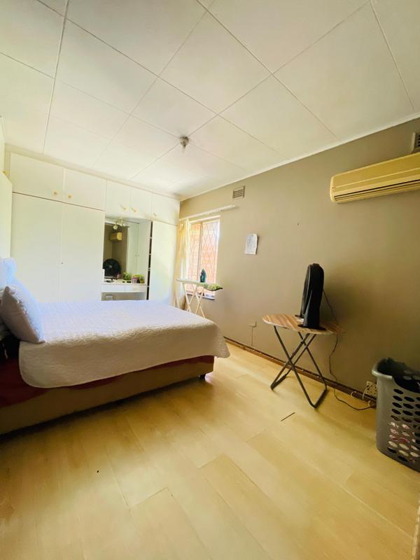 3 Bedroom Property for Sale in Montclair KwaZulu-Natal