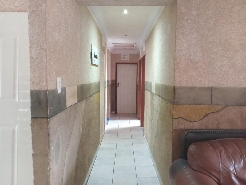 To Let 3 Bedroom Property for Rent in Umlazi KwaZulu-Natal