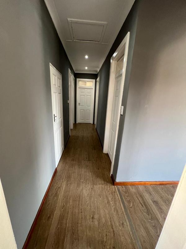 To Let 3 Bedroom Property for Rent in Glen Park KwaZulu-Natal
