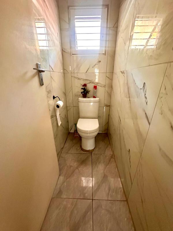 To Let 2 Bedroom Property for Rent in Montclair KwaZulu-Natal