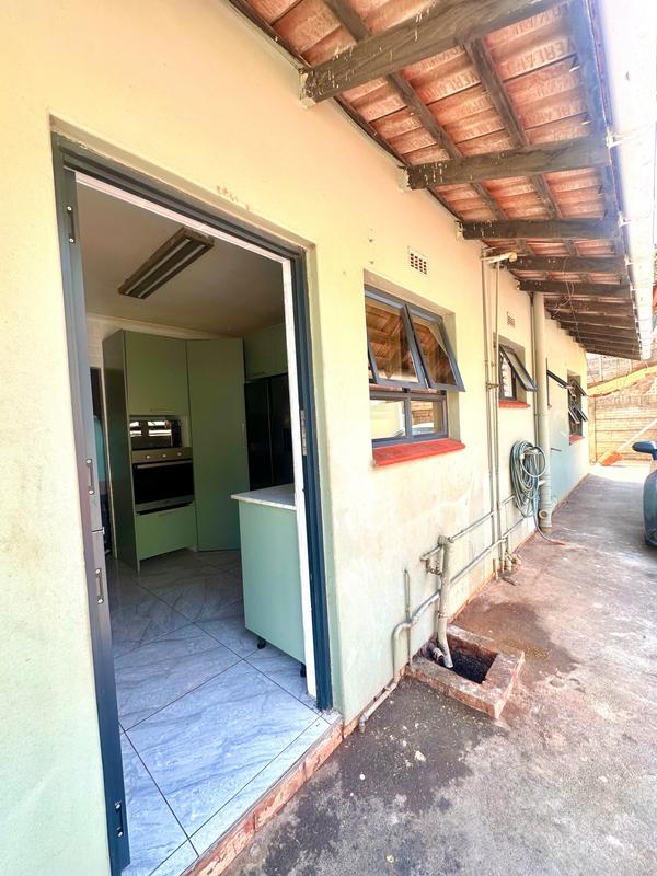To Let 2 Bedroom Property for Rent in Montclair KwaZulu-Natal
