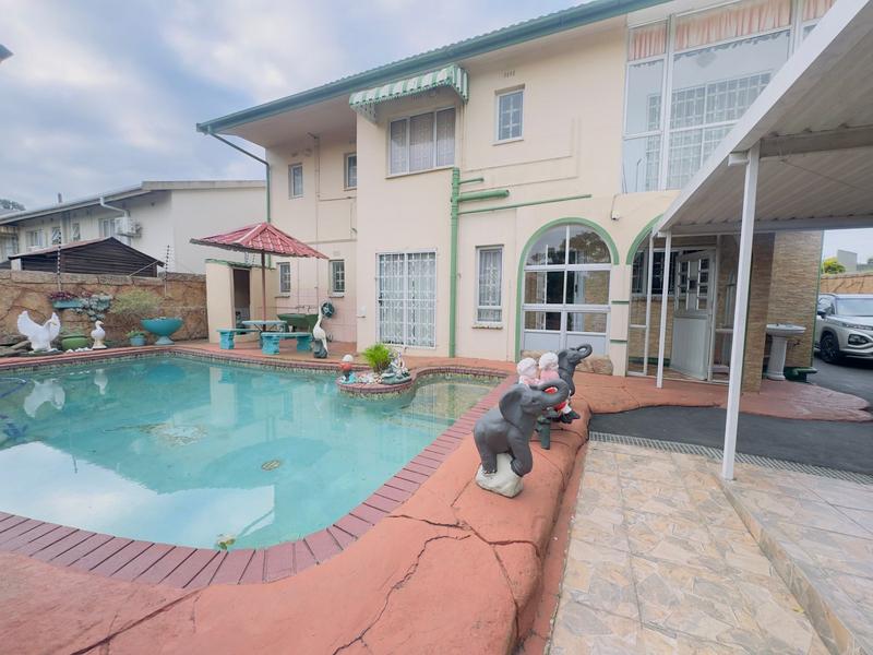 5 Bedroom Property for Sale in Queensburgh KwaZulu-Natal