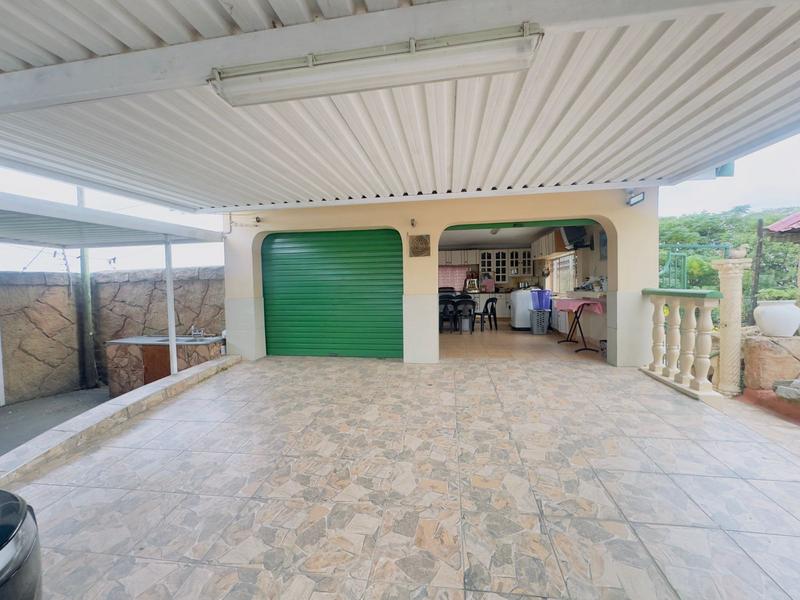 5 Bedroom Property for Sale in Queensburgh KwaZulu-Natal