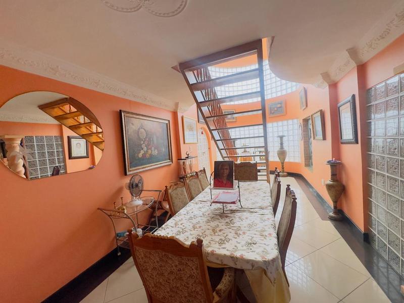 5 Bedroom Property for Sale in Queensburgh KwaZulu-Natal