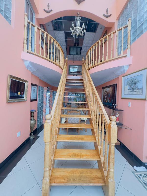 5 Bedroom Property for Sale in Queensburgh KwaZulu-Natal