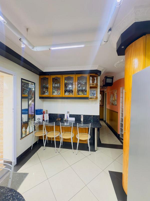 5 Bedroom Property for Sale in Queensburgh KwaZulu-Natal
