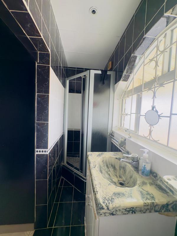 5 Bedroom Property for Sale in Queensburgh KwaZulu-Natal