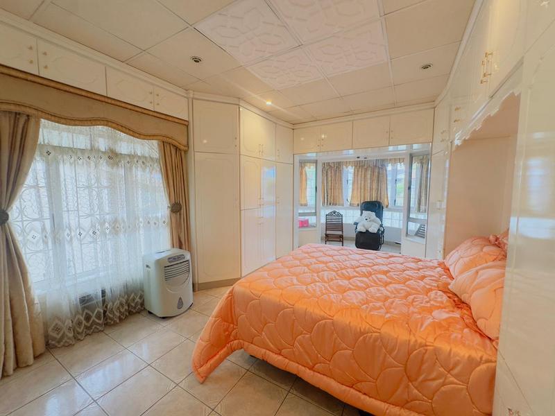 5 Bedroom Property for Sale in Queensburgh KwaZulu-Natal