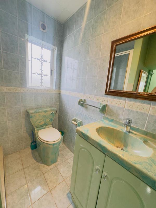 5 Bedroom Property for Sale in Queensburgh KwaZulu-Natal