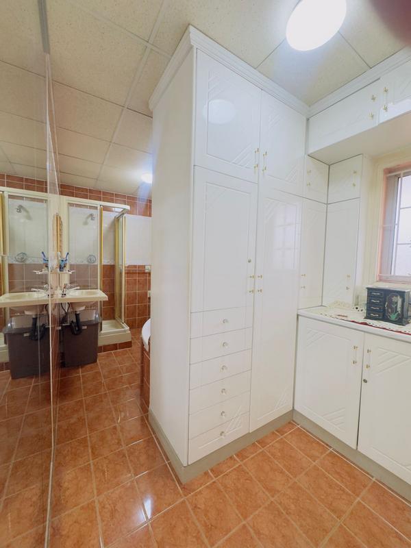 5 Bedroom Property for Sale in Queensburgh KwaZulu-Natal