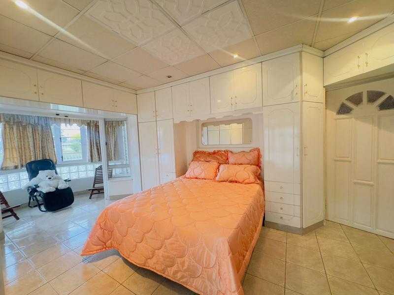 5 Bedroom Property for Sale in Queensburgh KwaZulu-Natal