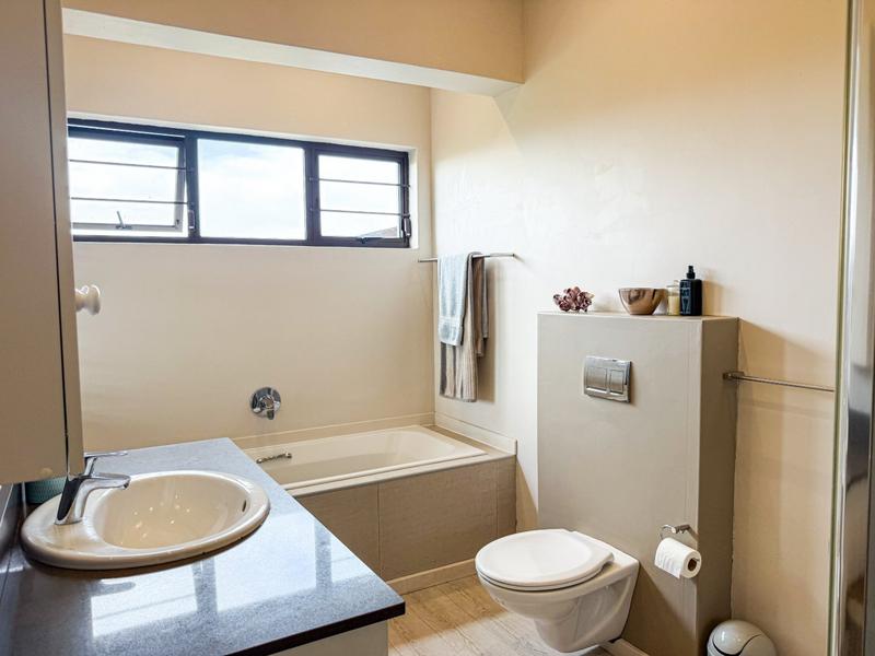 6 Bedroom Property for Sale in Albert Falls KwaZulu-Natal