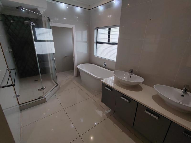 4 Bedroom Property for Sale in Izinga KwaZulu-Natal