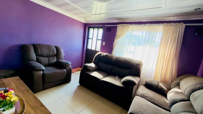 2 Bedroom Property for Sale in Ntuzuma KwaZulu-Natal