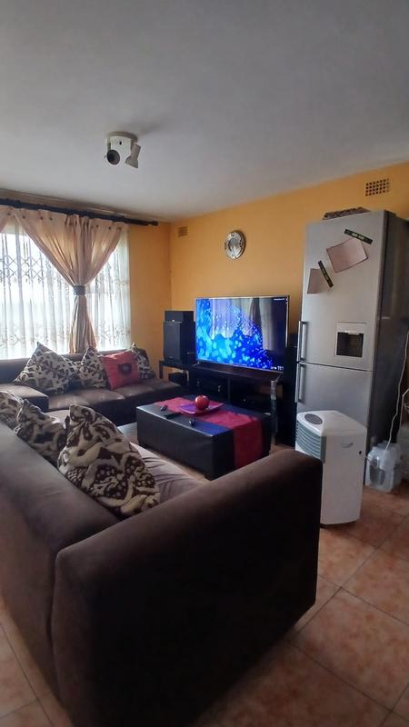2 Bedroom Property for Sale in Montclair KwaZulu-Natal