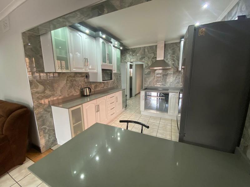 2 Bedroom Property for Sale in Caneside KwaZulu-Natal