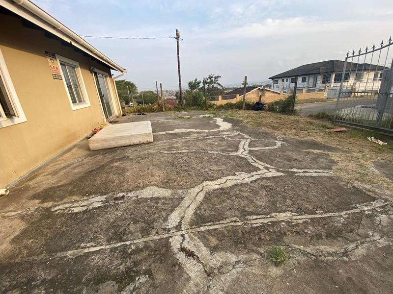 2 Bedroom Property for Sale in Northcroft KwaZulu-Natal